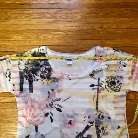 Christopher & Banks Abstract Floral Blouse 3/4 Length Sleeves built in tank top - Picture 4 of 10